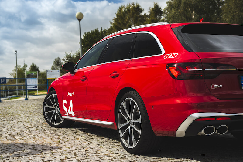 Audi S4 Avant