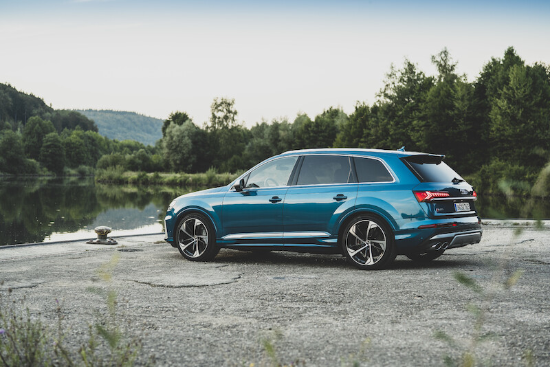Sportowy charakter i nadzwyczajne osiągi: Audi SQ7 i SQ8 z silnikiem benzynowym V8 TFSI