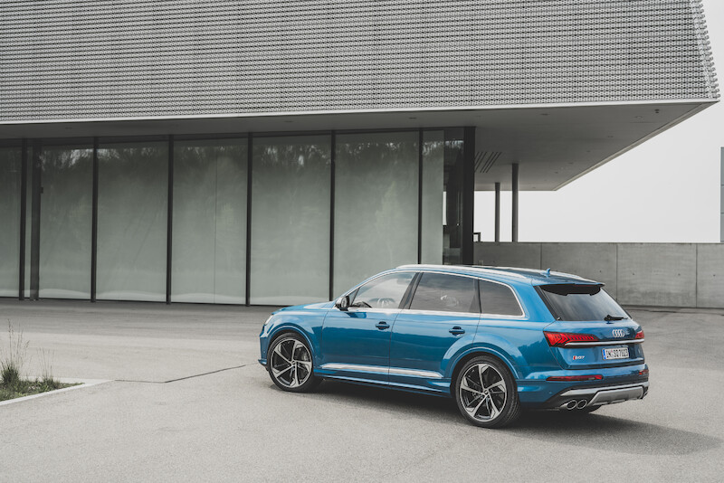 Sportowy charakter i nadzwyczajne osiągi: Audi SQ7 i SQ8 z silnikiem benzynowym V8 TFSI