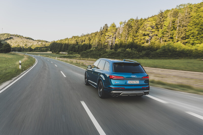Sportowy charakter i nadzwyczajne osiągi: Audi SQ7 i SQ8 z silnikiem benzynowym V8 TFSI