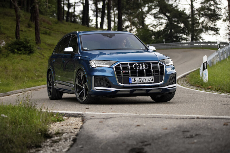 Sportowy charakter i nadzwyczajne osiągi: Audi SQ7 i SQ8 z silnikiem benzynowym V8 TFSI