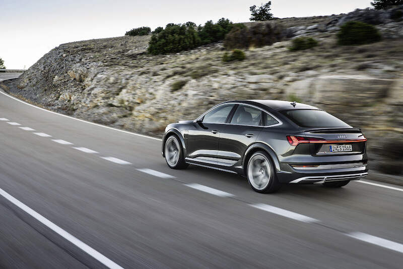 Innowacyjne, dynamiczne i elektryczne: Audi e-tron S i Audi e-tron S Sportback
