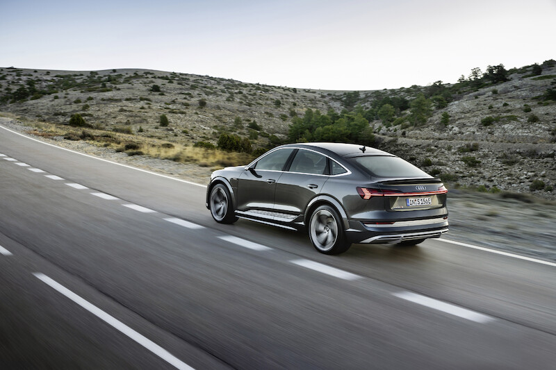 Innowacyjne, dynamiczne i elektryczne: Audi e-tron S i Audi e-tron S Sportback