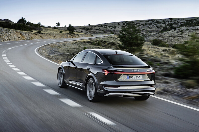 Innowacyjne, dynamiczne i elektryczne: Audi e-tron S i Audi e-tron S Sportback