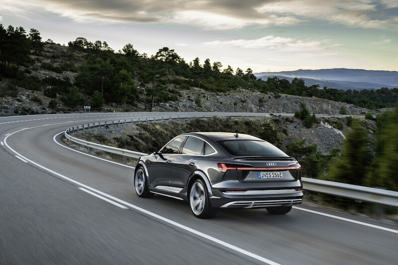 Innowacyjne, dynamiczne i elektryczne: Audi e-tron S i Audi e-tron S Sportback