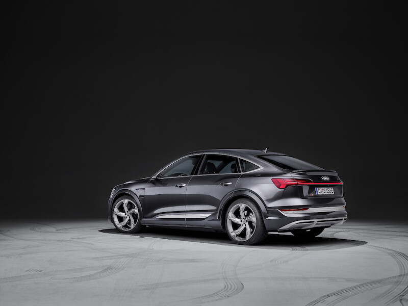 Innowacyjne, dynamiczne i elektryczne: Audi e-tron S i Audi e-tron S Sportback