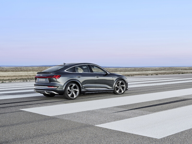 Innowacyjne, dynamiczne i elektryczne: Audi e-tron S i Audi e-tron S Sportback