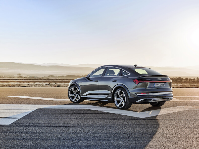 Innowacyjne, dynamiczne i elektryczne: Audi e-tron S i Audi e-tron S Sportback