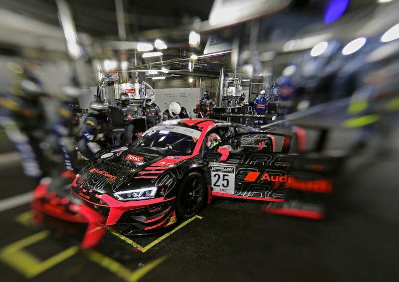 Drugie miejsce Audi w porywającej edycji 24-godzinnego wyścigu w Spa