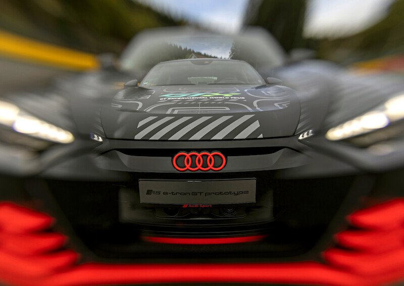 Moment szczerości: kierowca Formuły E Lucas di Grassi testuje przedprodukcyjną wersję Audi RS e-tron GT