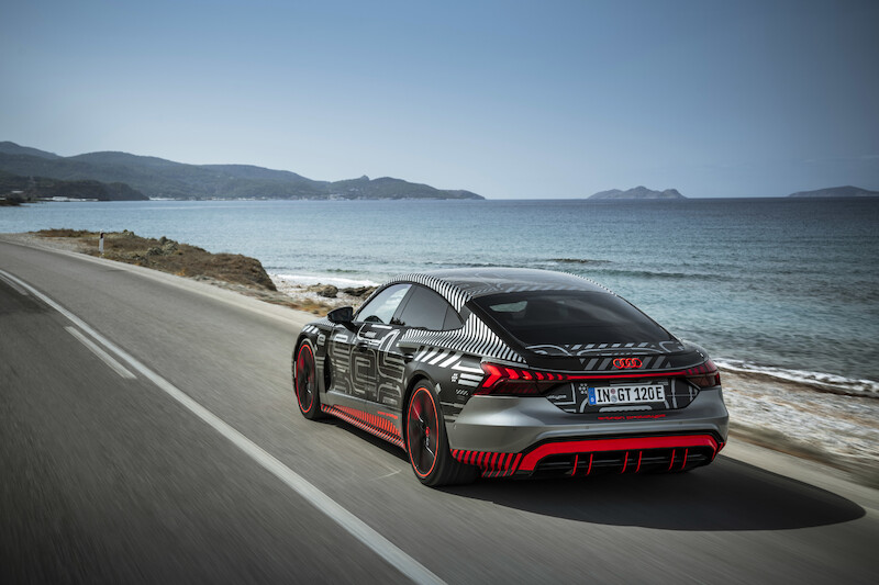 Moment szczerości: kierowca Formuły E Lucas di Grassi testuje przedprodukcyjną wersję Audi RS e-tron GT