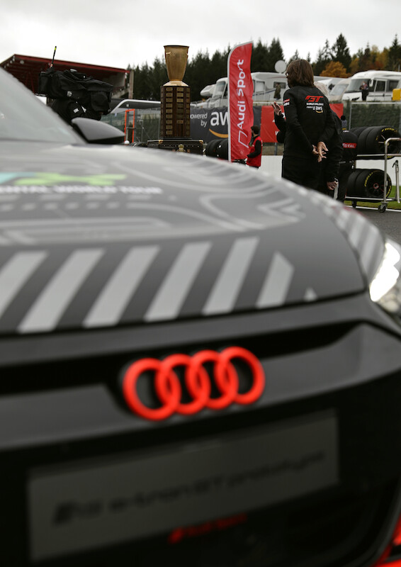 Moment szczerości: kierowca Formuły E Lucas di Grassi testuje przedprodukcyjną wersję Audi RS e-tron GT