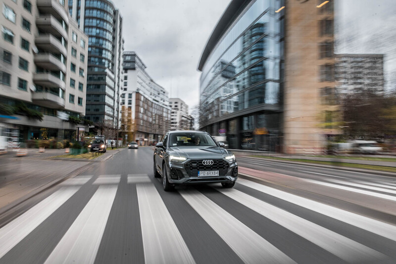 Audi Q5 - motion