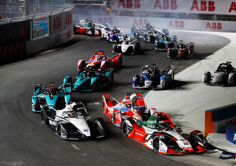 Mocny debiut Audi e-tron FE07 w nowym sezonie Formuły E