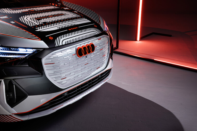 Nowy wymiar mobilności elektrycznej: Audi Q4 e-tron wyznacza standardy w zakresie wnętrza i systemów obsługi