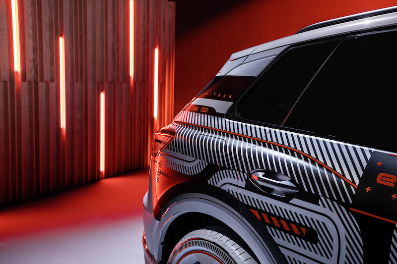 Nowy wymiar mobilności elektrycznej: Audi Q4 e-tron wyznacza standardy w zakresie wnętrza i systemów obsługi
