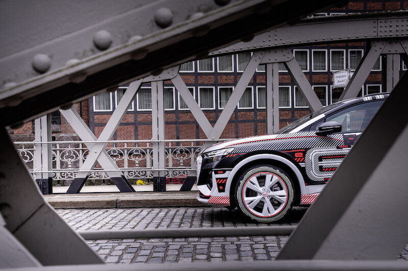 Nowy wymiar mobilności elektrycznej: Audi Q4 e-tron wyznacza standardy w zakresie wnętrza i systemów obsługi
