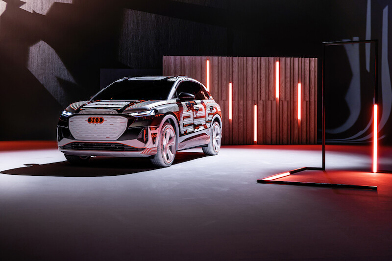 Nowy wymiar mobilności elektrycznej: Audi Q4 e-tron wyznacza standardy w zakresie wnętrza i systemów obsługi
