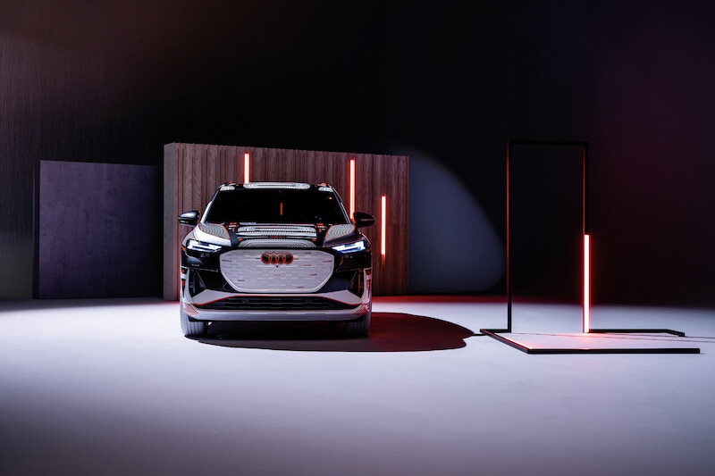 Nowy wymiar mobilności elektrycznej: Audi Q4 e-tron wyznacza standardy w zakresie wnętrza i systemów obsługi