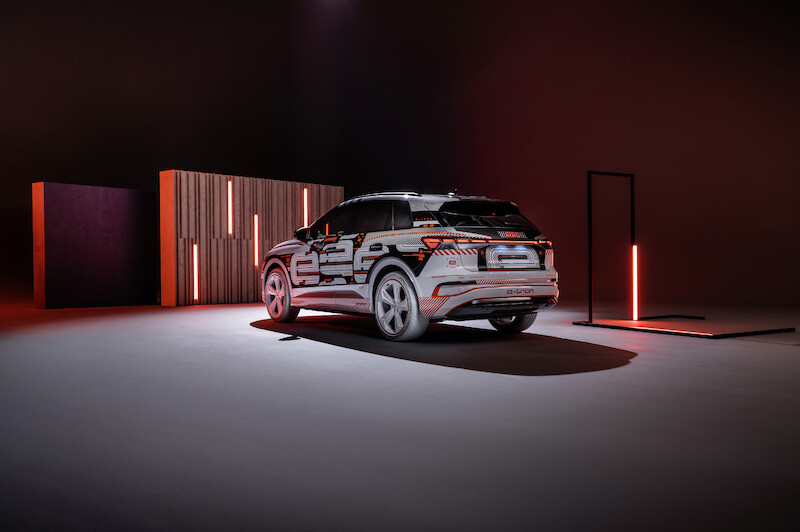 Nowy wymiar mobilności elektrycznej: Audi Q4 e-tron wyznacza standardy w zakresie wnętrza i systemów obsługi