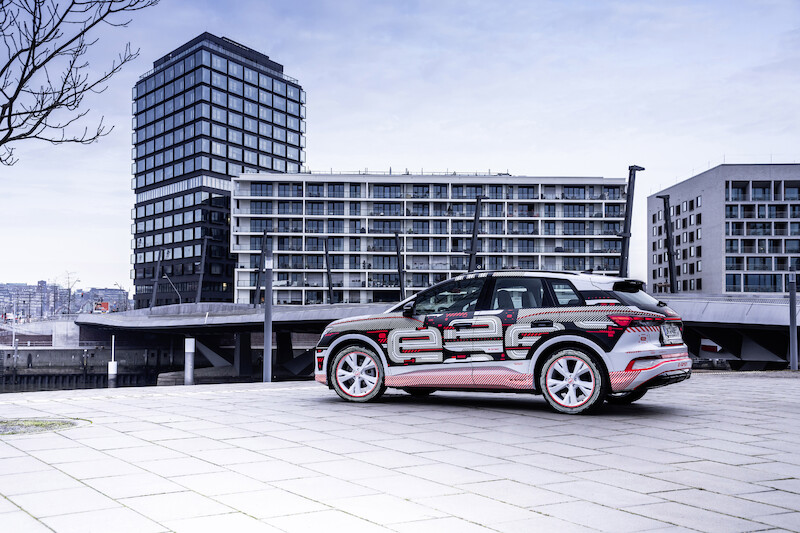 Nowy wymiar mobilności elektrycznej: Audi Q4 e-tron wyznacza standardy w zakresie wnętrza i systemów obsługi