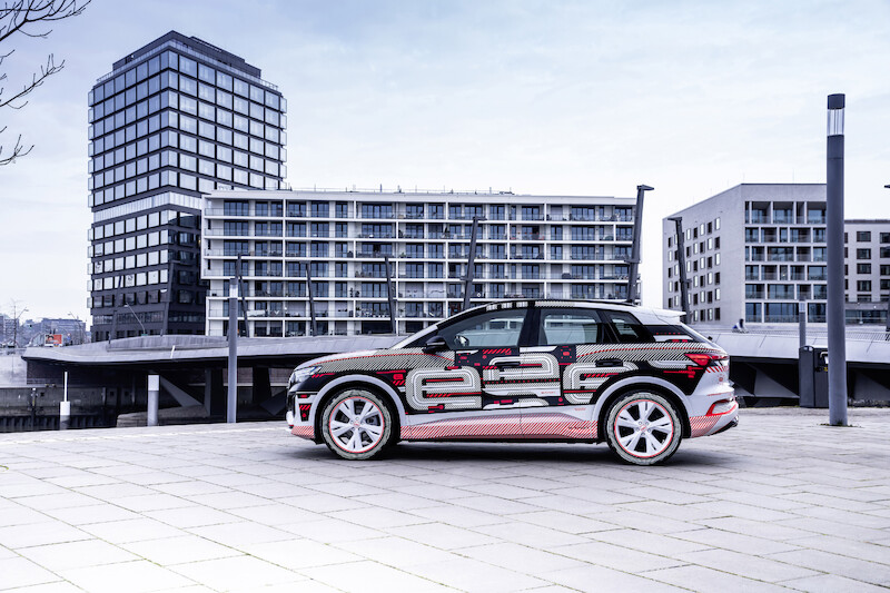 Nowy wymiar mobilności elektrycznej: Audi Q4 e-tron wyznacza standardy w zakresie wnętrza i systemów obsługi