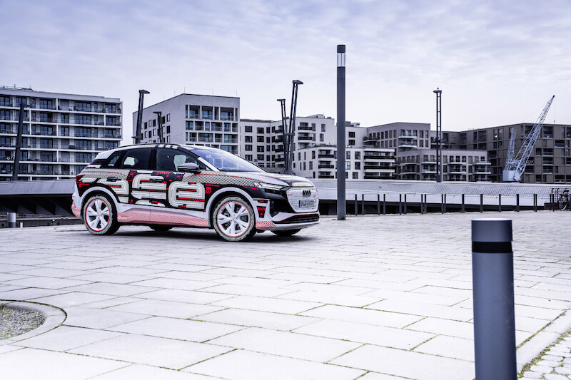 Nowy wymiar mobilności elektrycznej: Audi Q4 e-tron wyznacza standardy w zakresie wnętrza i systemów obsługi
