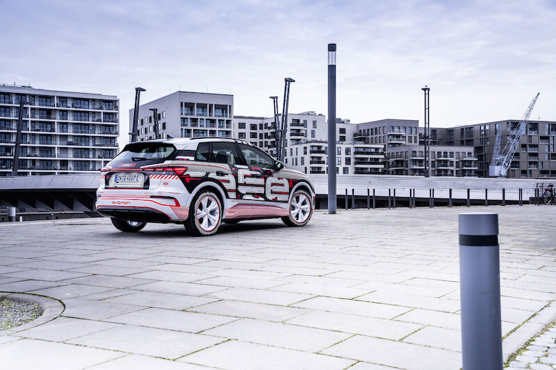 Nowy wymiar mobilności elektrycznej: Audi Q4 e-tron wyznacza standardy w zakresie wnętrza i systemów obsługi