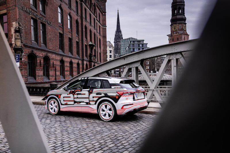 Nowy wymiar mobilności elektrycznej: Audi Q4 e-tron wyznacza standardy w zakresie wnętrza i systemów obsługi