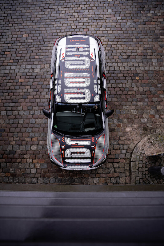 Nowy wymiar mobilności elektrycznej: Audi Q4 e-tron wyznacza standardy w zakresie wnętrza i systemów obsługi