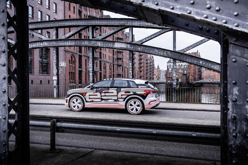 Nowy wymiar mobilności elektrycznej: Audi Q4 e-tron wyznacza standardy w zakresie wnętrza i systemów obsługi