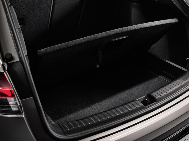Nowy wymiar mobilności elektrycznej: Audi Q4 e-tron wyznacza standardy w zakresie wnętrza i systemów obsługi