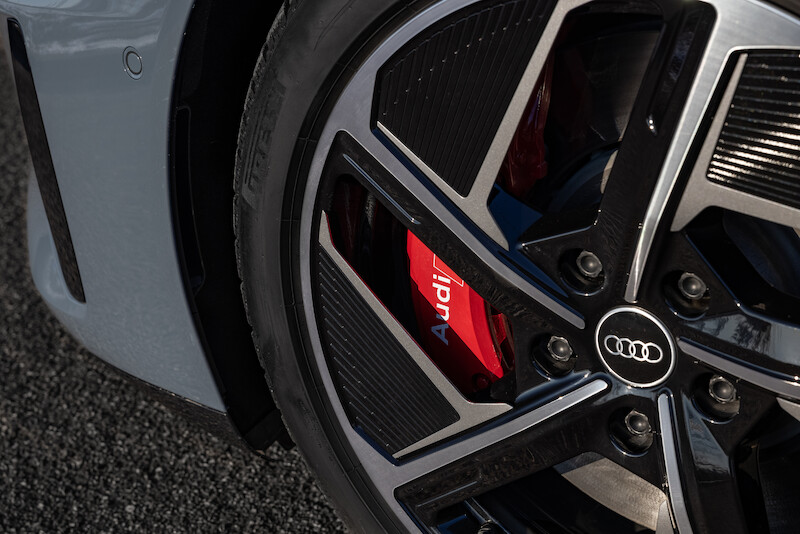 Program redukcji emisji CO2 Audi: zrównoważone środowiskowo aluminium wykorzystywane przy produkcji felg Audi e-tron GT