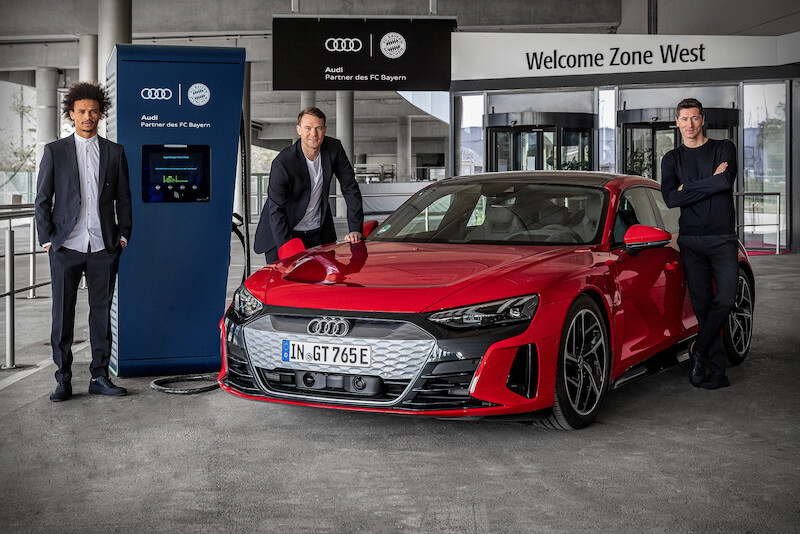 Stacje ładowania i elektryczne samochody: Audi elektryfikuje FC Bayern Monachium