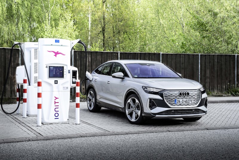 Prezes zarządu AUDI AG Marcus Duesmann na berlińskiej konferencji klimatycznej: przyspieszamy transformację do e-mobilności