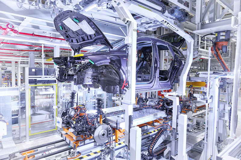 Historia sukcesu Audi Q4 e-tron: elektromobilność i synergia w ramach Grupy Volkswagen