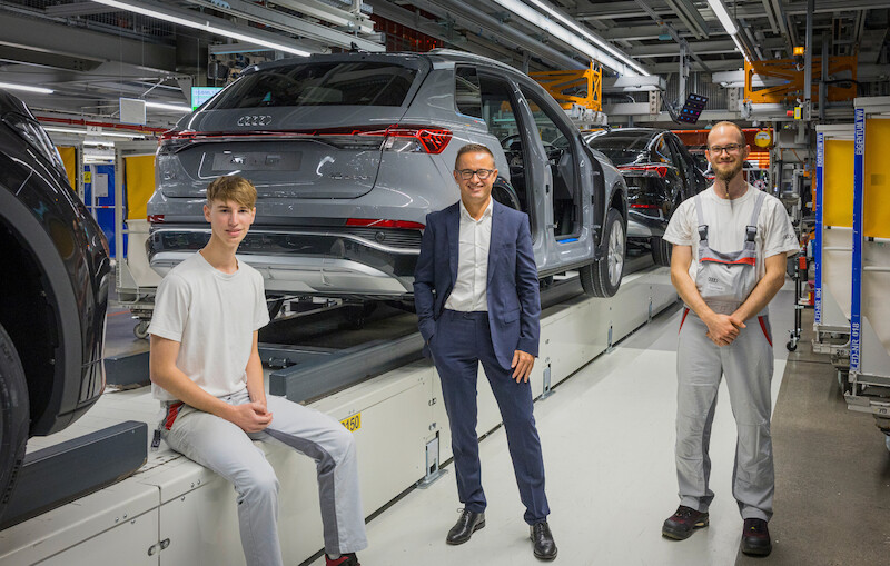 Historia sukcesu Audi Q4 e-tron: elektromobilność i synergia w ramach Grupy Volkswagen