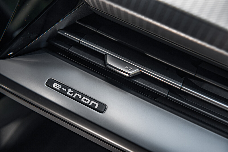 Audi Q4 e-tron - interior