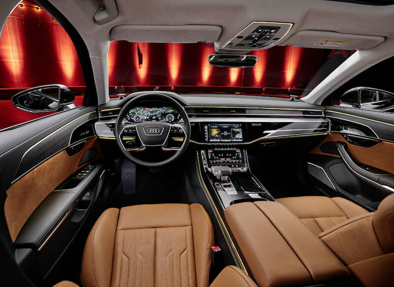 Wyostrzony design i innowacyjne rozwiązania techniczne we flagowym modelu: odmłodzone Audi A8