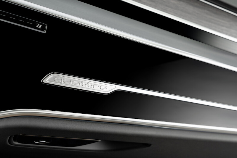 Wyostrzony design i innowacyjne rozwiązania techniczne we flagowym modelu: odmłodzone Audi A8