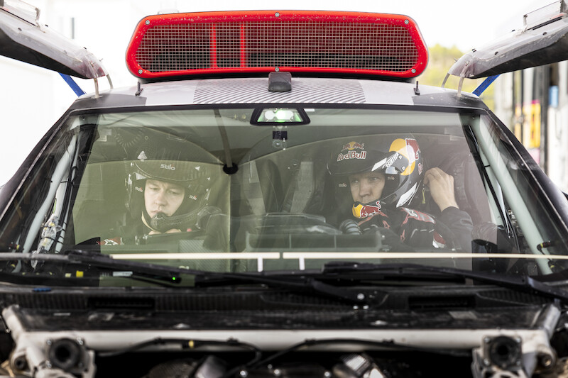 Najwyższej klasy innowacje: Audi wyznacza nowe standardy bezpieczeństwa na Rajdzie Dakar