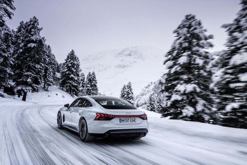 Elektromobilność zimą: inteligentne zarządzanie temperaturą w elektrycznych modelach Audi zapewnia odpowiedni zasięg i wydajność