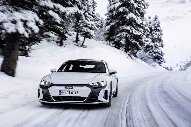 Elektromobilność zimą: inteligentne zarządzanie temperaturą w elektrycznych modelach Audi zapewnia odpowiedni zasięg i wydajność