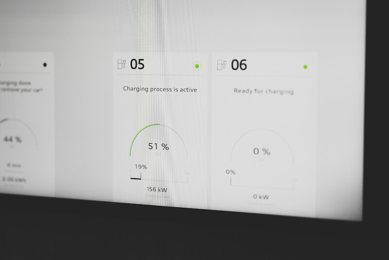 Pierwsza na świecie: start Audi charging hub - stacji szybkiego ładowania samochodów elektrycznych na terenach miejskich