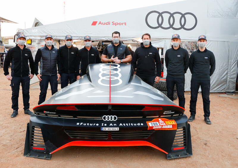 Audi RS Q e-tron na Rajdzie Dakar: udany start w nową erę czterech pierścieni
