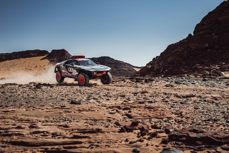 Audi RS Q e-tron na Rajdzie Dakar: udany start w nową erę czterech pierścieni