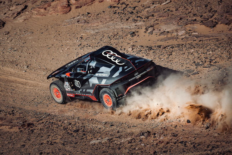 Audi RS Q e-tron na Rajdzie Dakar: udany start w nową erę czterech pierścieni