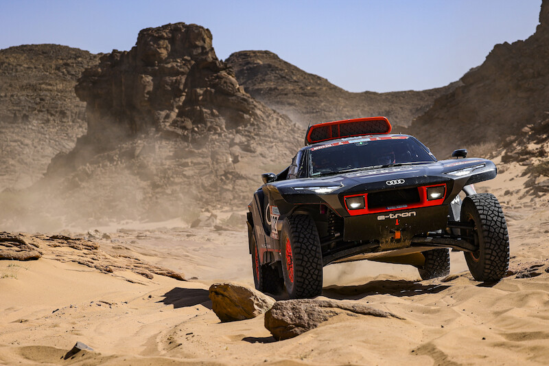 Audi RS Q e-tron na Rajdzie Dakar: udany start w nową erę czterech pierścieni