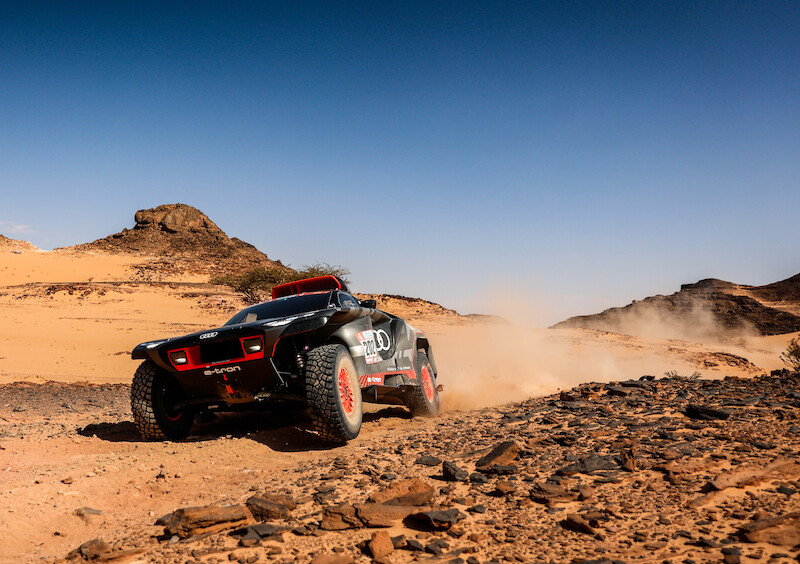 Audi RS Q e-tron na Rajdzie Dakar: udany start w nową erę czterech pierścieni