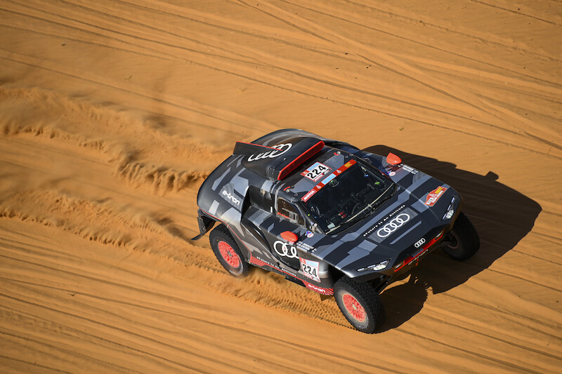Audi RS Q e-tron na Rajdzie Dakar: udany start w nową erę czterech pierścieni